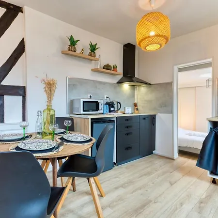 아파트 F2 Sur Cour Calme En Centre *