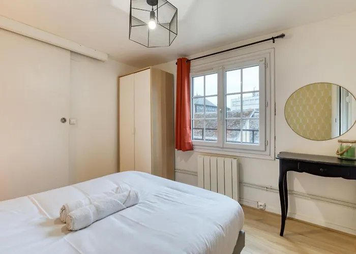 F2 Sur Cour Calme En Centre Appartement Rouen